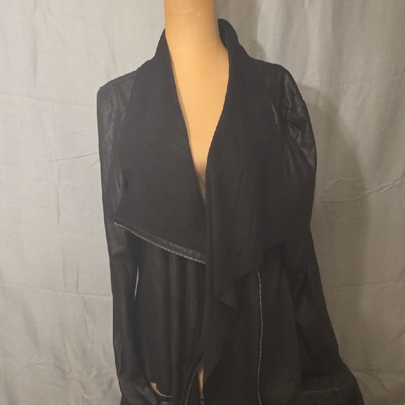 Mote Jacket - Picture 3 of 5